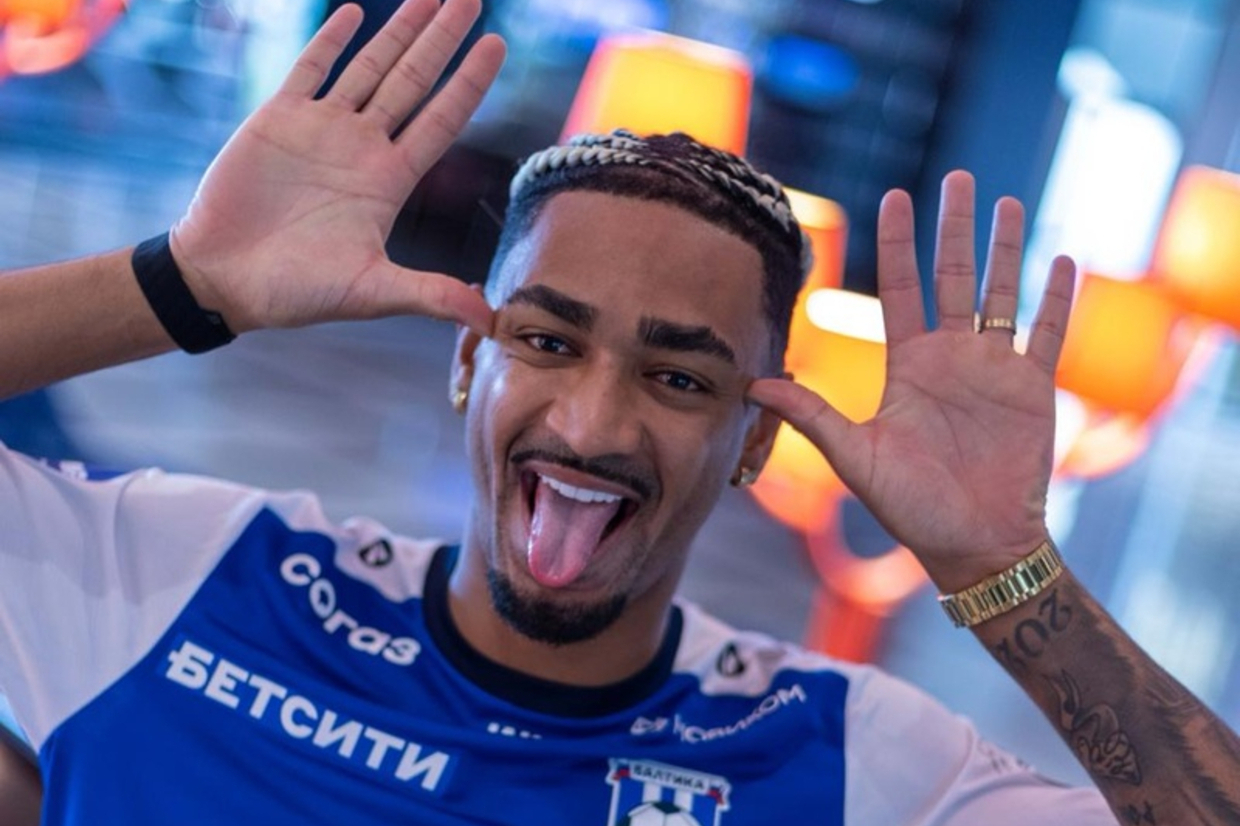 Alvo de Inter e Vitória, Derik Lacerda troca o Cuiabá pelo futebol russo