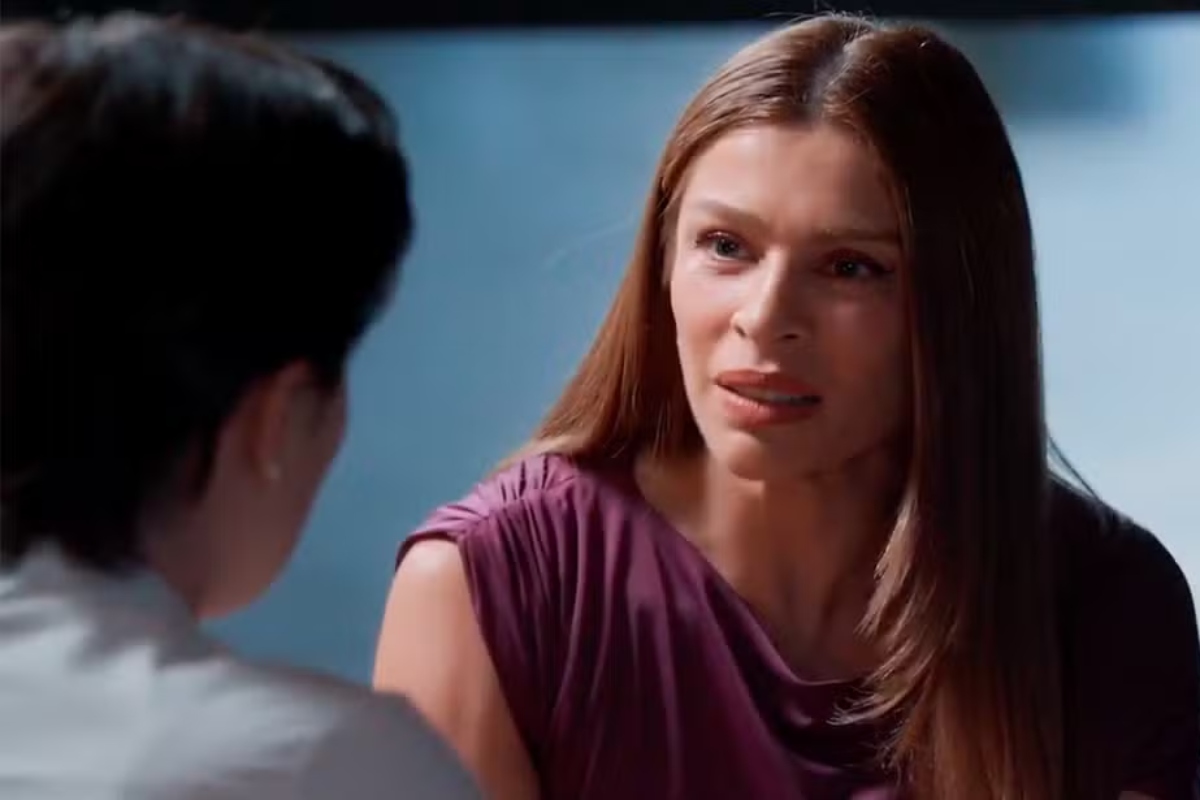 Arminda confronta Samira e sai no tapa