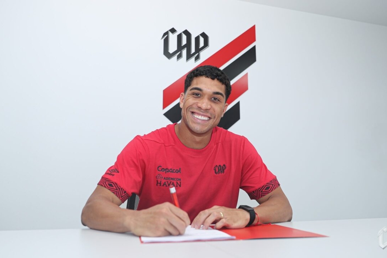 Athletico Paranaense estende contrato de Julimar até o fim de 2028