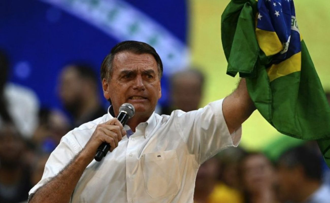 Bolsonaro aprova Carlos e Carol para o Senado em SC