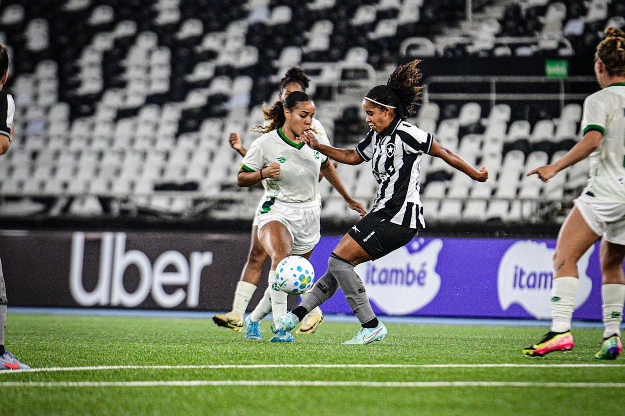 Botafogo decide no primeiro tempo e vence o Juventude na estreia do Brasileirão Feminino