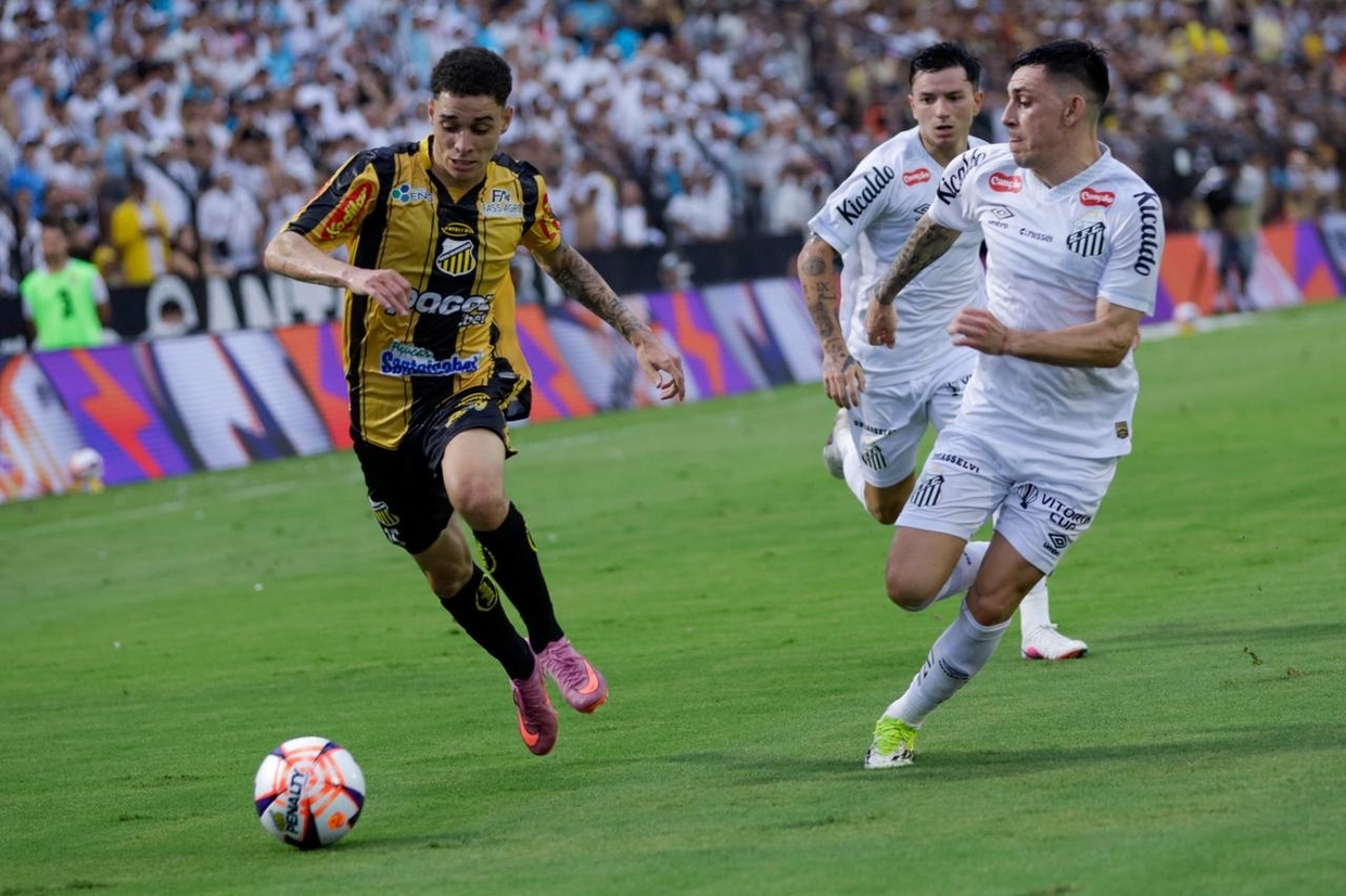 Castigado no último suspiro, Santos perde para Novorizontino e dá adeus ao Paulistão