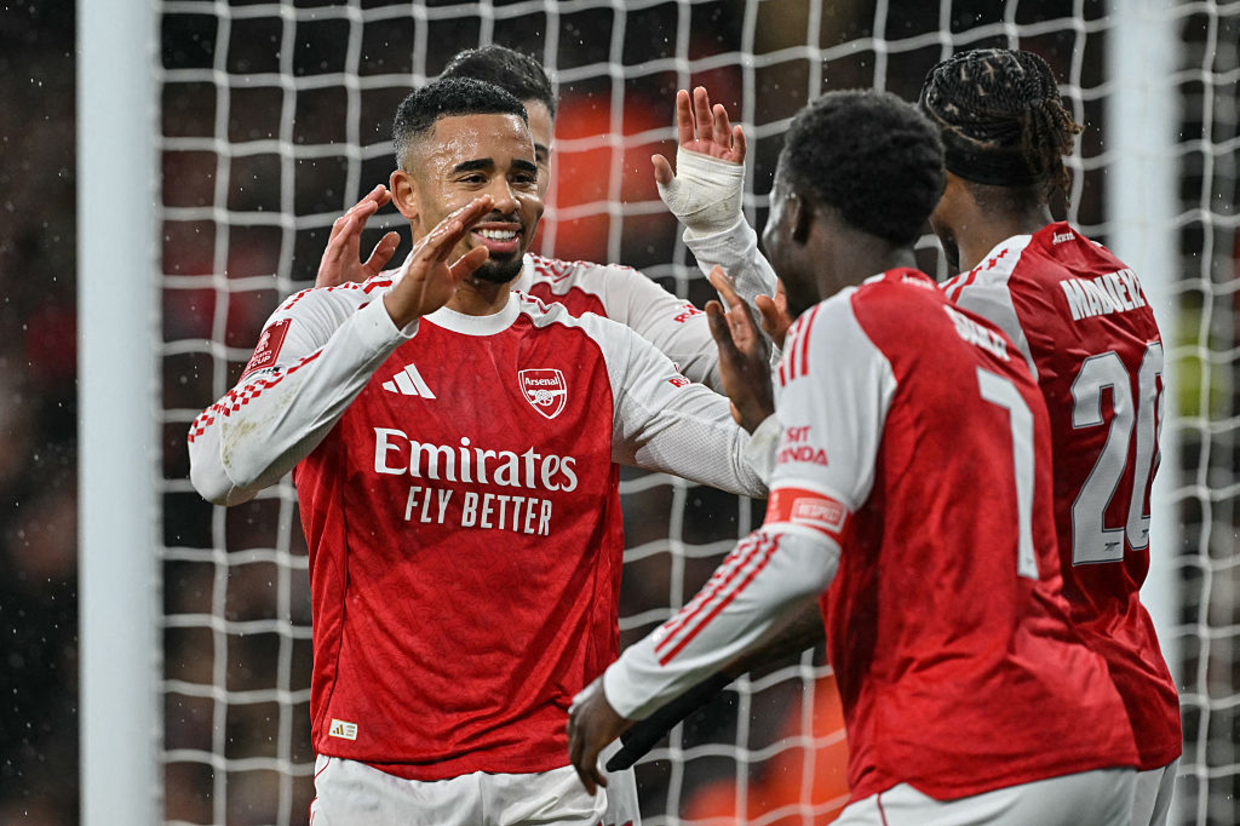 Com contribuição brasileira, Arsenal atropela Wigan e avança na FA Cup