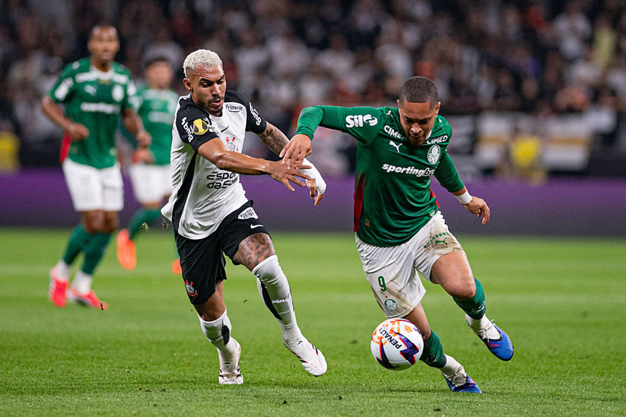Corinthians vai melhor, mas Palmeiras é letal e vence o primeiro dérbi do ano