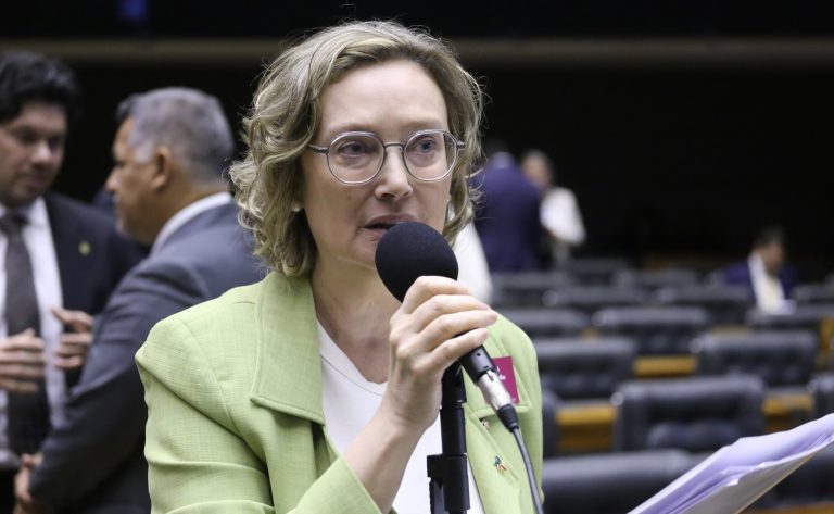 Deputada diz que campanhas alertam, mas não resolvem problema do feminicídio; ouça a entrevista – Notícias