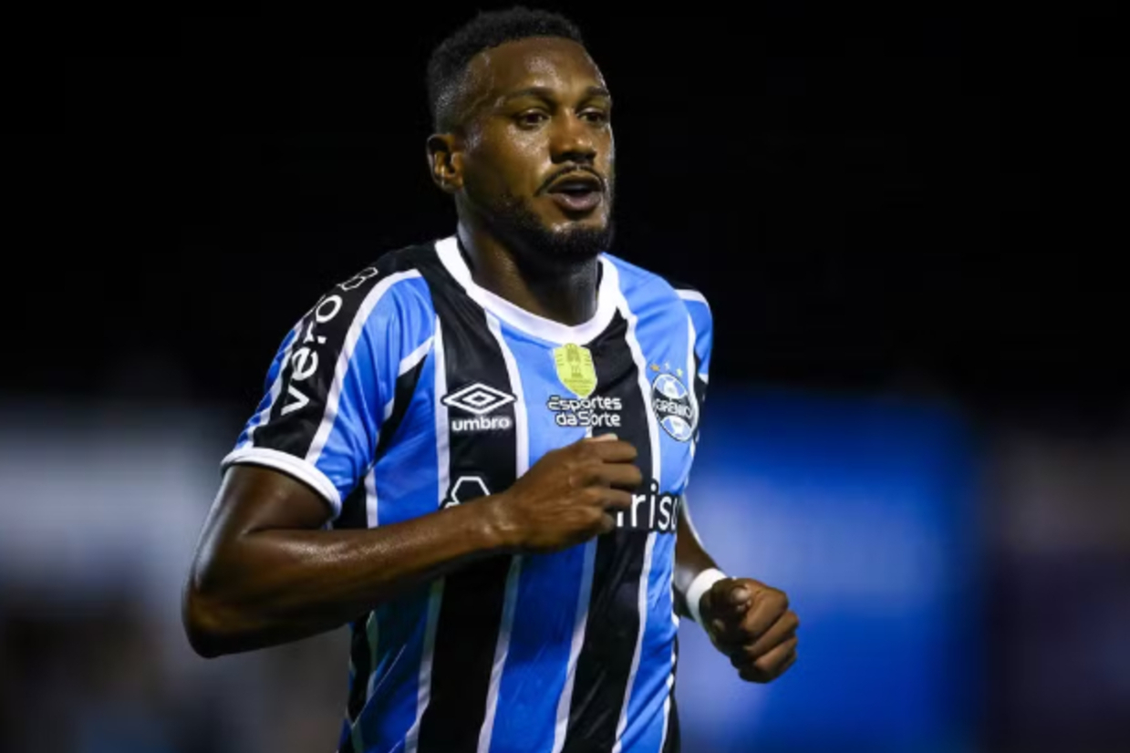 Edenílson pediu para deixar o Grêmio, revela Luís Castro