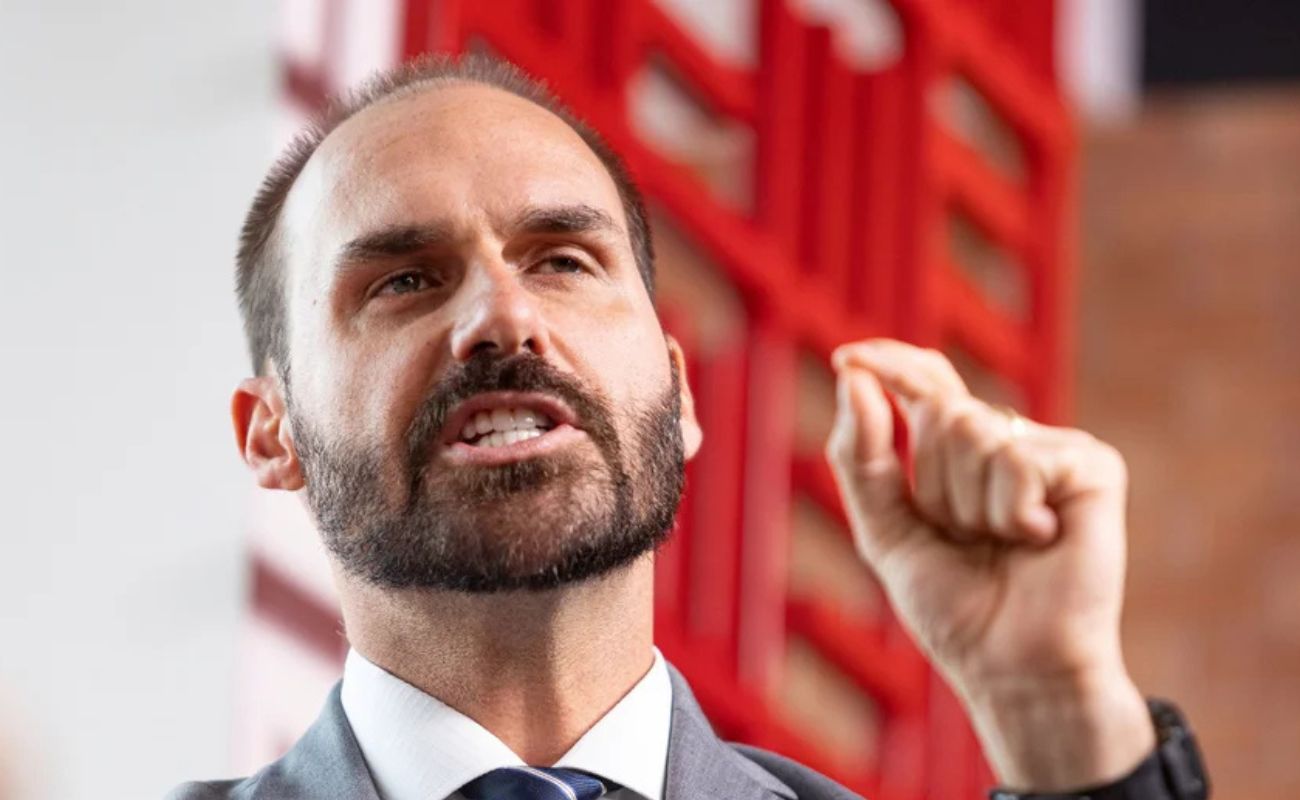 Eduardo Bolsonaro destaca avanços na Venezuela com a libertação de presos políticos