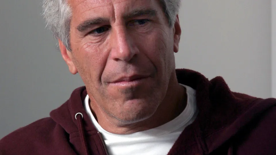 Epstein se aproximou de autoridades russas e tentou marcar reunião com Putin, diz Washington Post