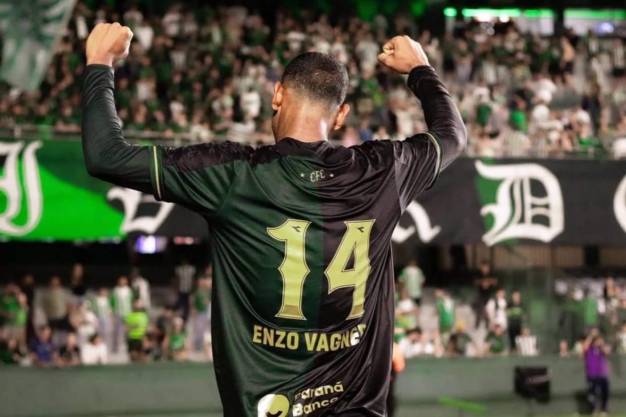 Filho de Vágner Love ganha chance no Coritiba e estreia no Brasileirão