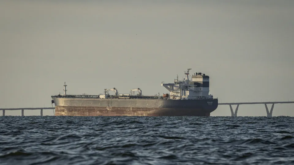 Índia negocia com EUA autorização para importar petróleo venezuelano