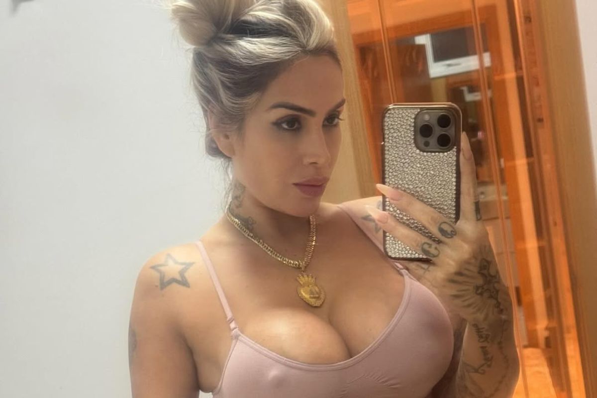 Juju Ferrari revela complicação de prótese de silicone durante amamentação