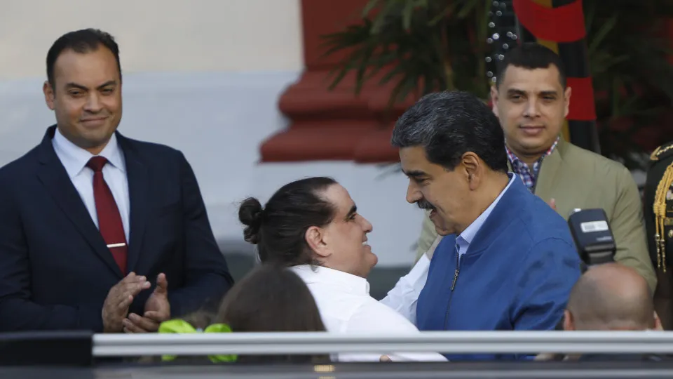 “Ocupado” em Caracas ou detido nos EUA: Onde está Saab, aliado de Maduro?