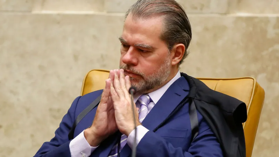 Ministros relatam falta de confiança e veem Fachin isolado após caso Toffoli