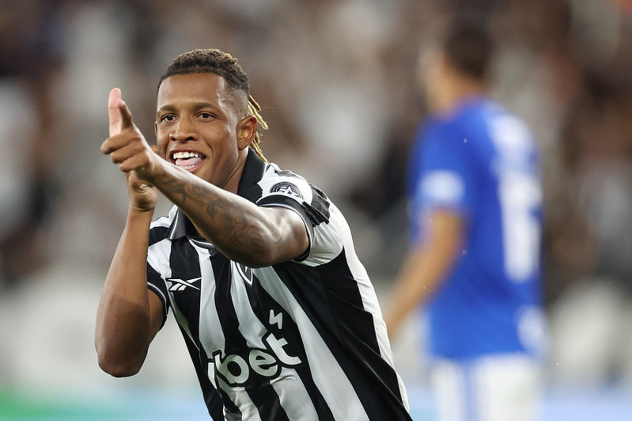 Palmeiras quer o retorno de Danilo, que vive incertezas no Botafogo