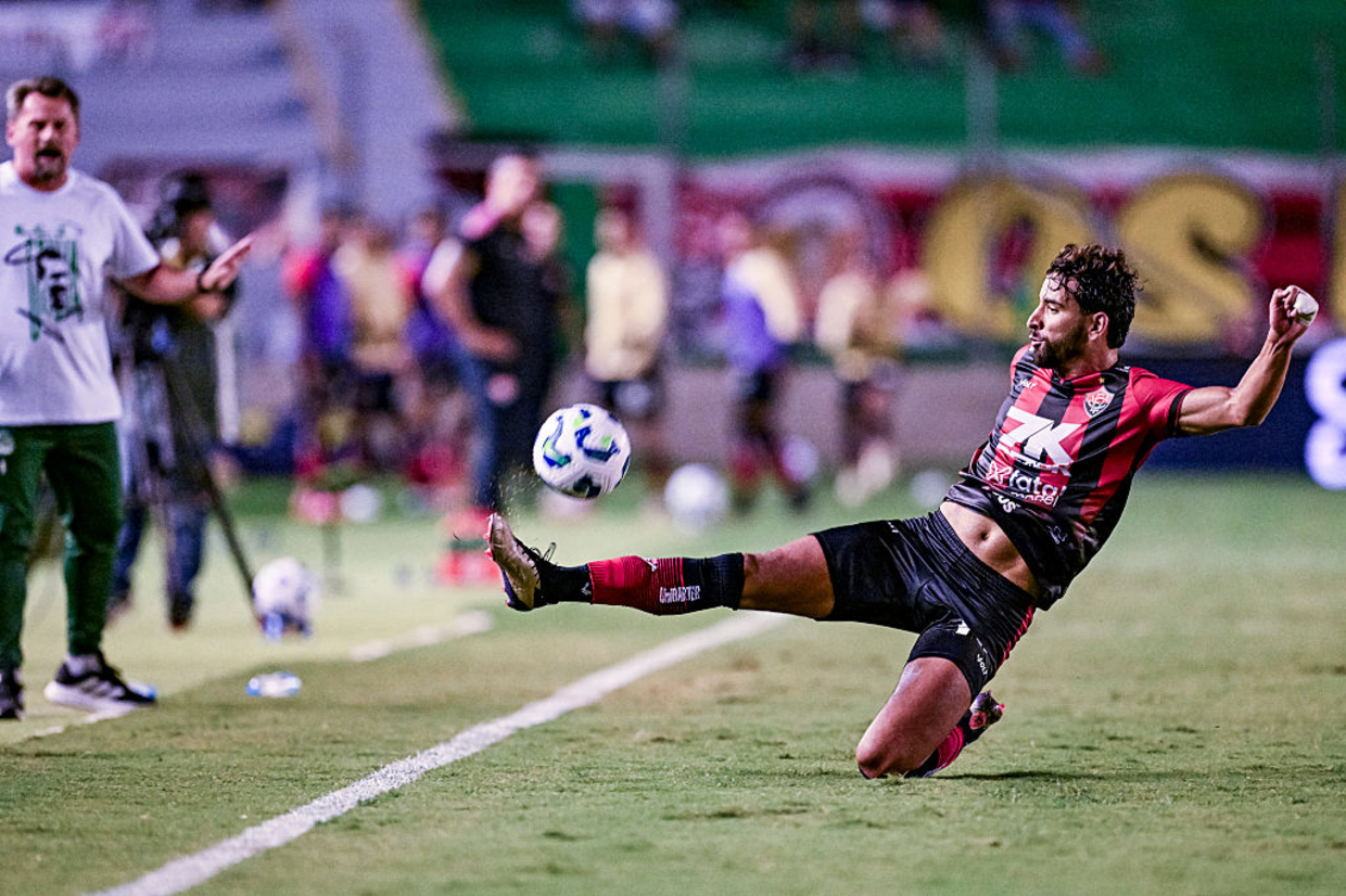 Pepê reforça o Cuiabá, enquanto Vitória espera Derik