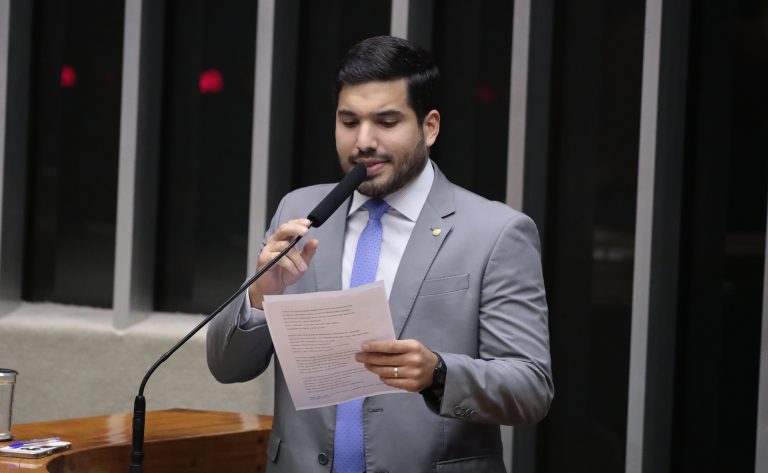 Projeto exige escritura pública para validar contratos assinados por analfabetos – Notícias