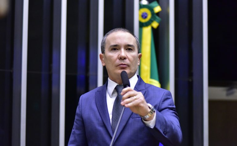 Projeto prevê parcelas extras de seguro-desemprego para trabalhador à espera de filho – Notícias