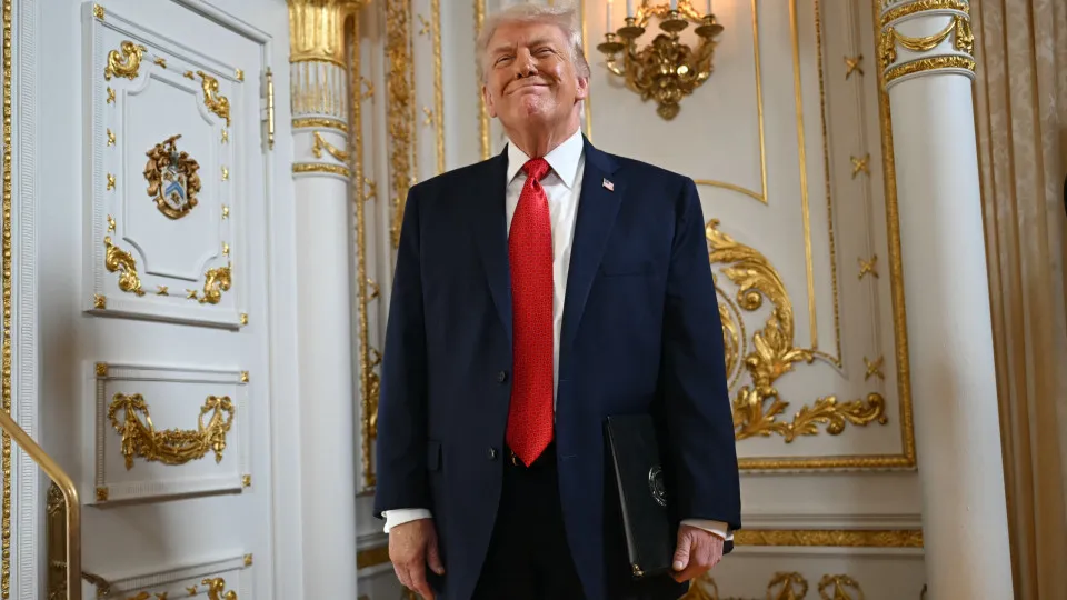 Trump não vai ao Super Bowl e critica Bad Bunny e Green Day: “Terrível”