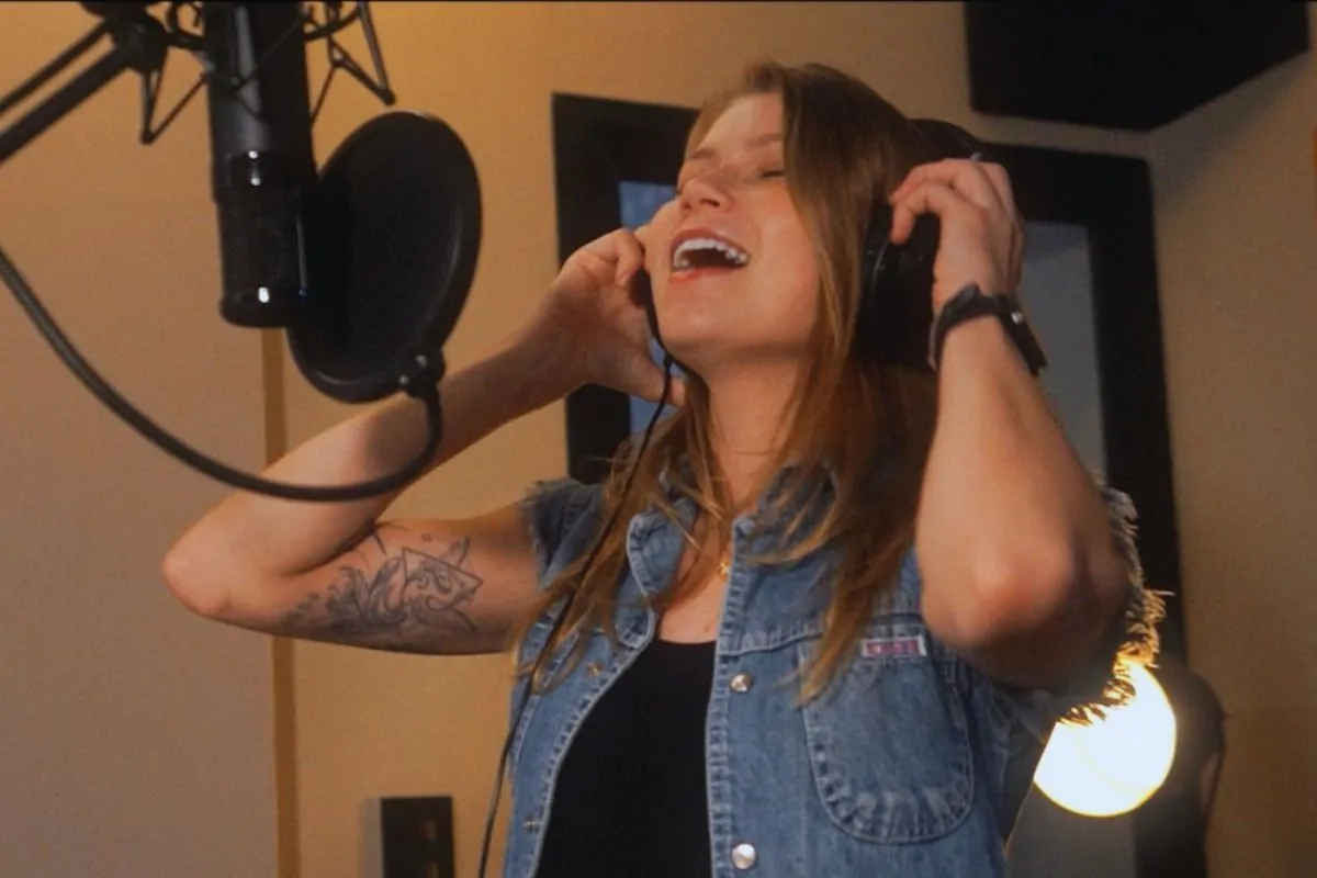 Vicka lança clipe de ‘No Vai e Vem’, que integra seu novo álbum