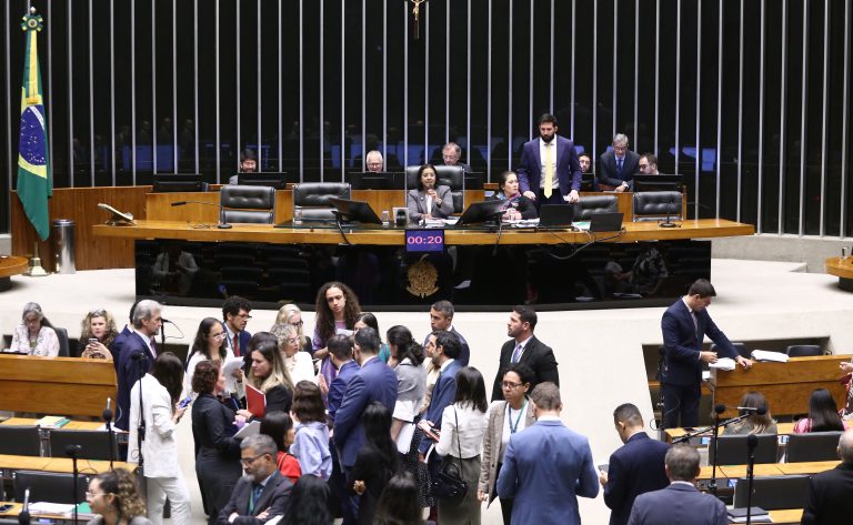 Câmara aprova criação de política nacional de assistência jurídica às vítimas de violência – Notícias