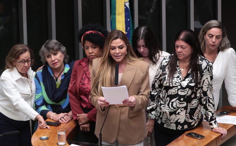 Câmara aprova pena de prisão de até 40 anos para crime de homicídio vicário – Notícias