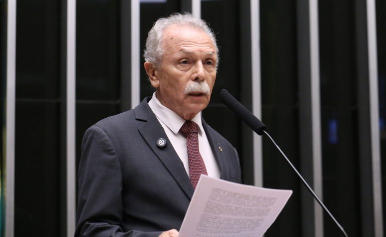 Câmara aprova regras para bolsista de pós-graduação acessar benefícios previdenciários – Notícias
