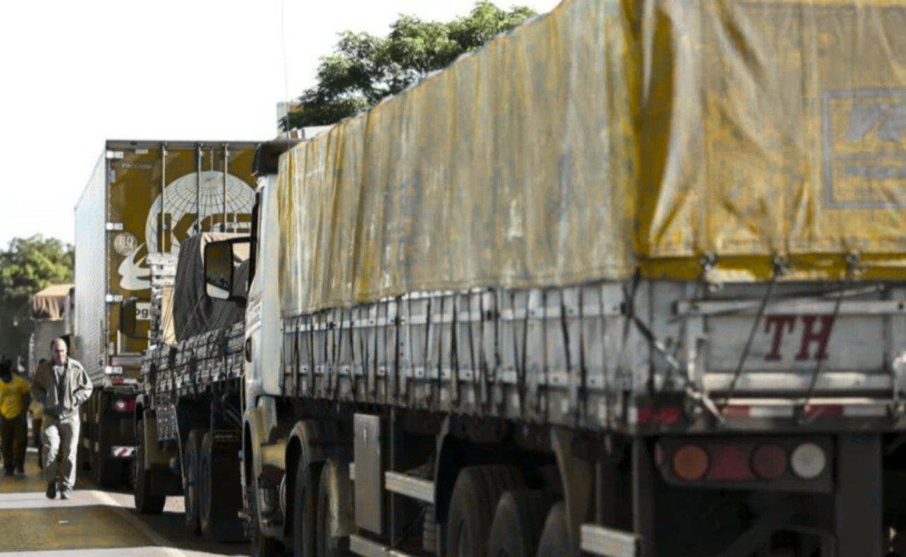 Caminhoneiros desistem de greve após endurecimento do Governo para regras de frete