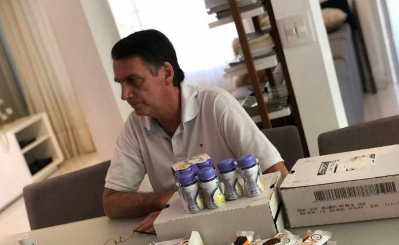 Carlos atualiza estado de saúde de Bolsonaro