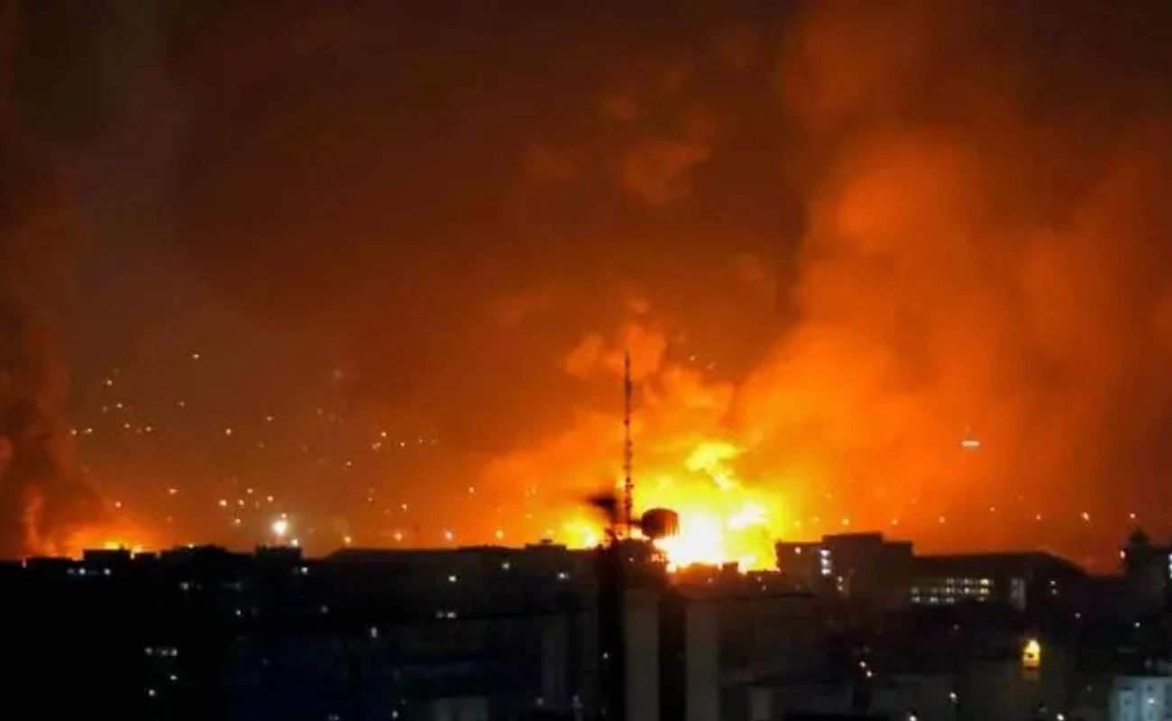 Chamas invadem ruas de Teerã após ataques a depósitos de petróleo