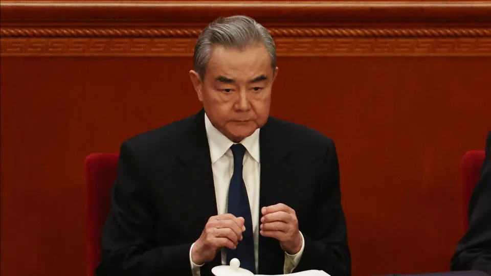 China: Guerra no Irã “nunca devia ter eclodido” (e pede “cessar-fogo”)