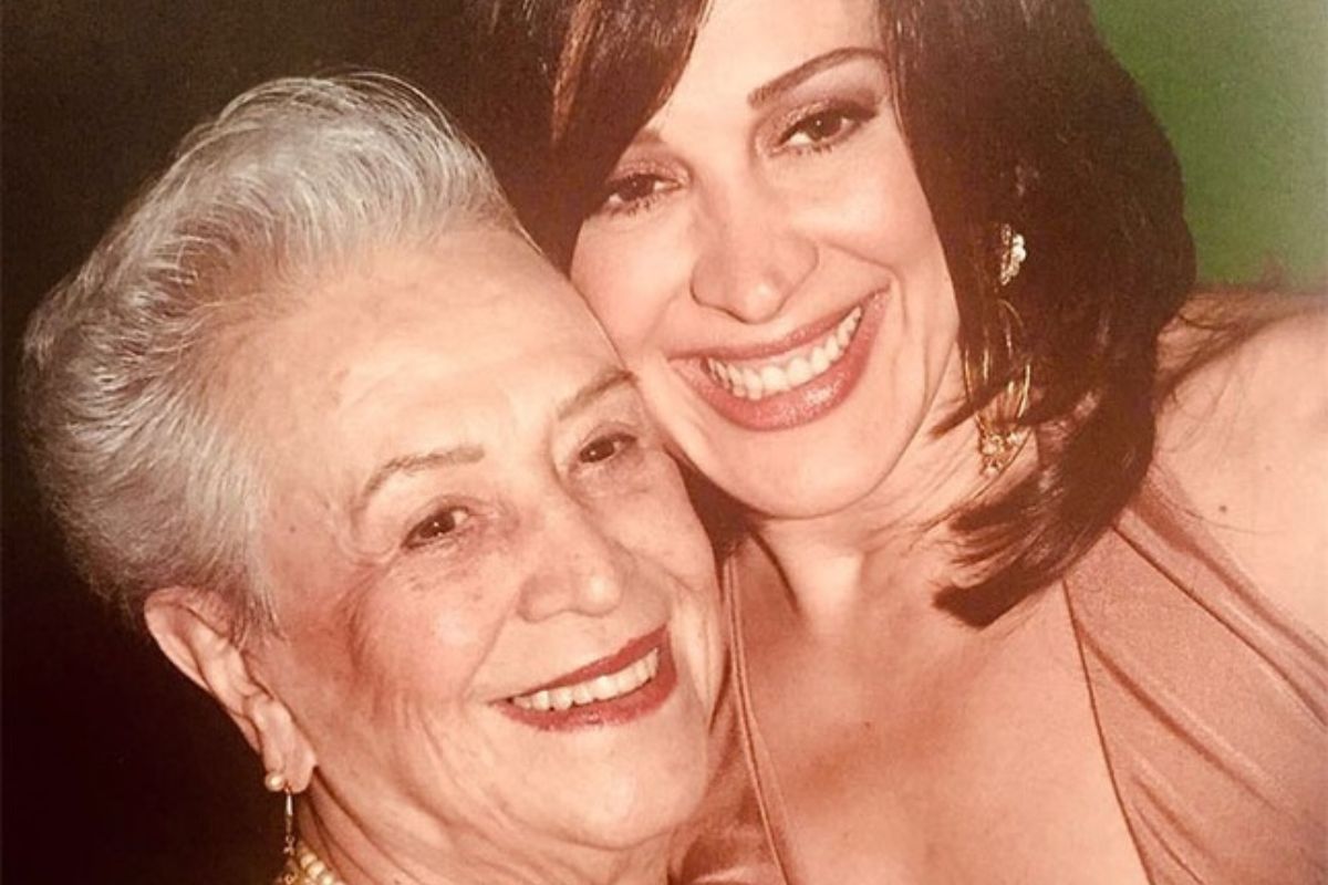 Claudia Raia comenta sobre luto ao relembrar morte da mãe: ‘Sete anos sem você’
