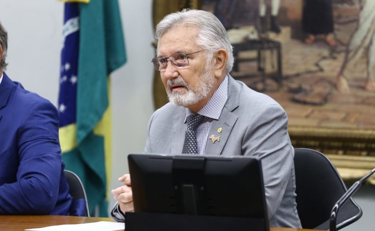 Comissão aprova endurecimento de pena para proteger mulheres de agressores presos – Notícias