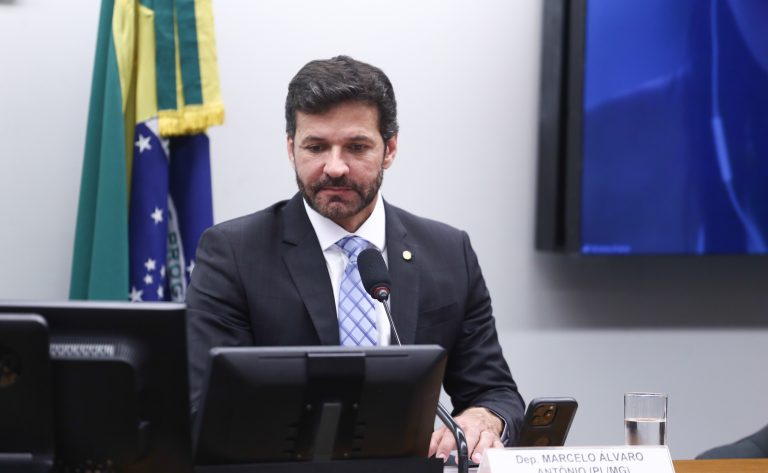 Comissão aprova programa de emprego no setor de turismo que permite manter Bolsa Família – Notícias