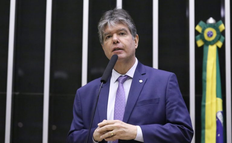 Comissão aprova projeto que amplia penas para o crime de bullying – Notícias