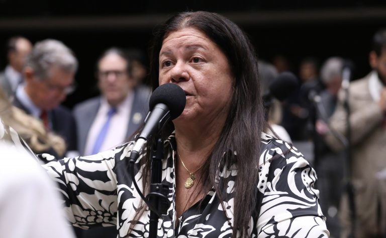 Comissão aprova projeto que equipara lúpus a deficiência para fins legais – Notícias