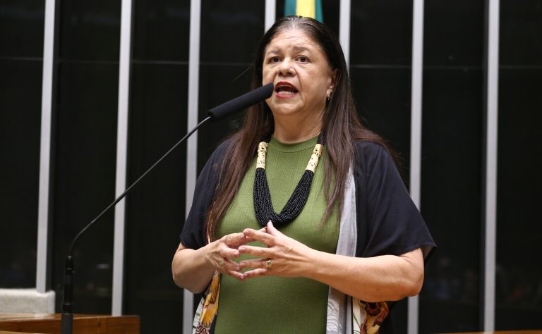 Comissão aprova proposta para impedir corte de BPC por posse de veículo na família – Notícias