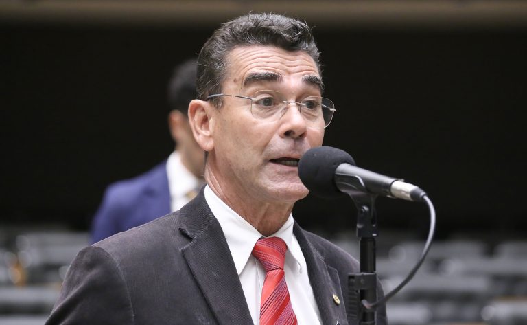 Comissão de Direitos Humanos debate direito à moradia digna; participe – Notícias