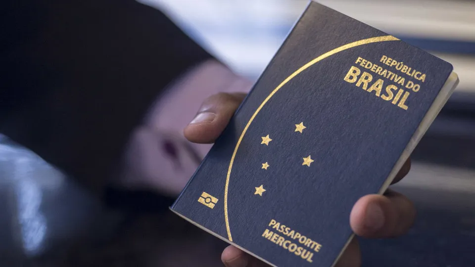EUA suspende emissão de visto para 75 países, incluindo Brasil