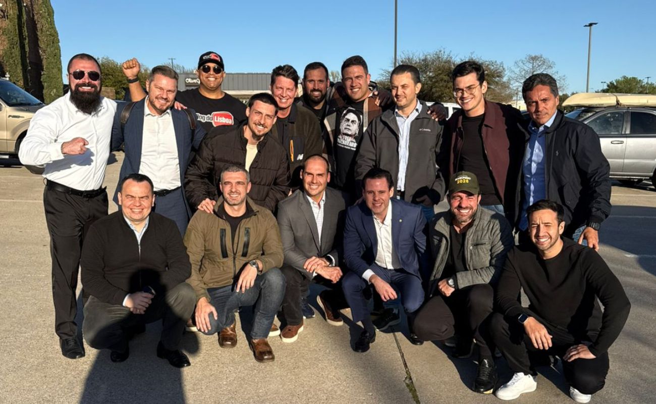 Eduardo Bolsonaro recebe parlamentares e personalidades da direita nos EUA para alinhamento sobre 2026
