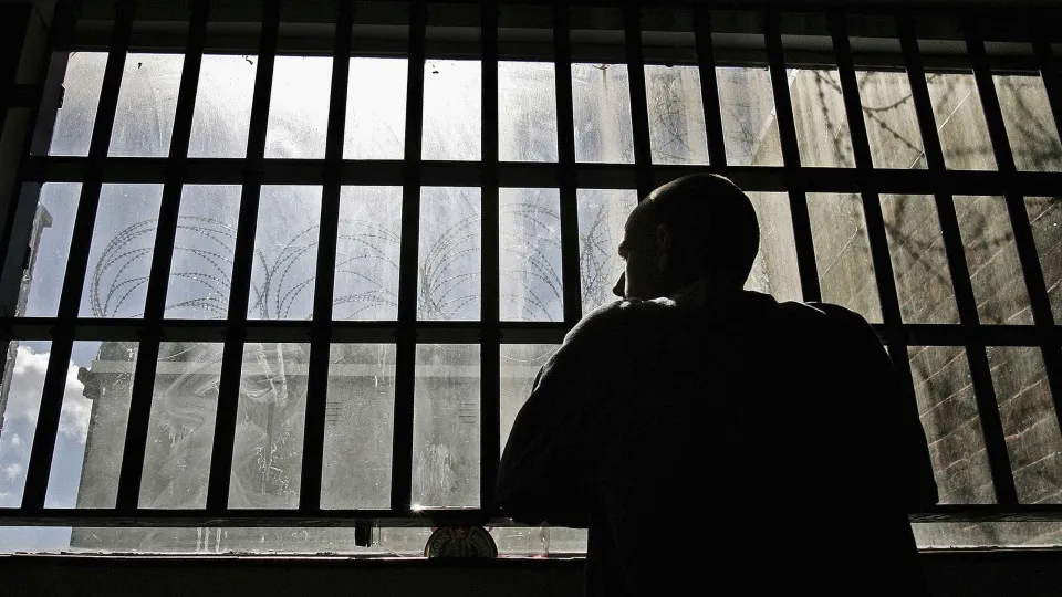 El Salvador aprova prisão perpétua para ‘homicidas, estupradores e terroristas’