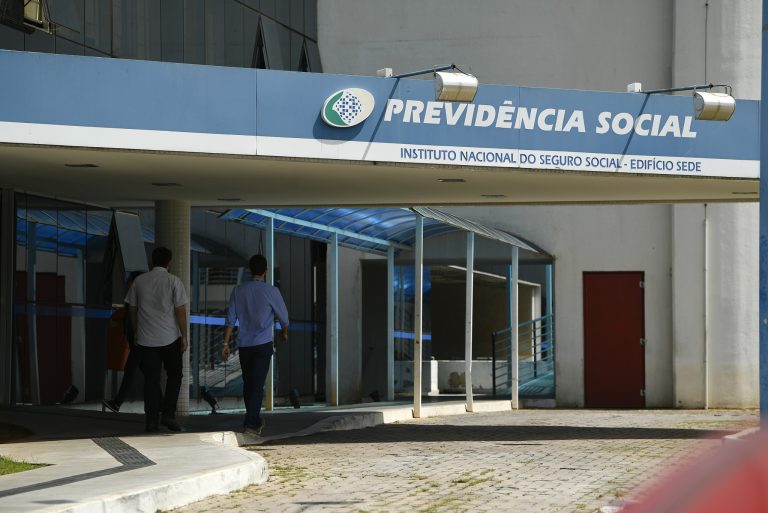 Entra em vigor lei que viabiliza gastos do INSS com novo salário-paternidade – Notícias