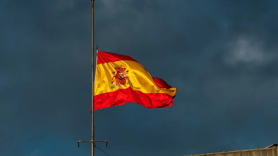 Espanha fecha espaço aéreo e barra EUA em ataque ao Irã