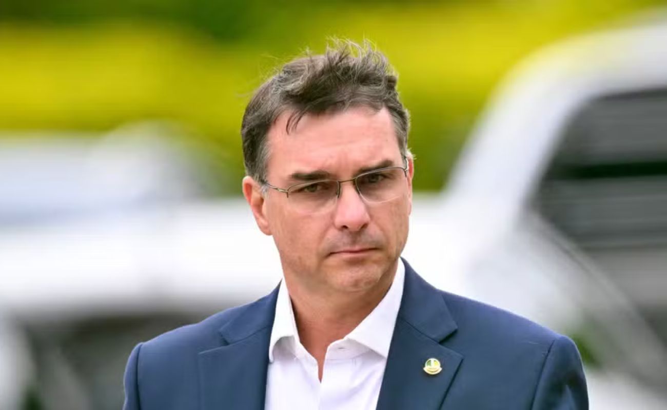 Flávio acusa base governista de proteger ladrões de aposentados