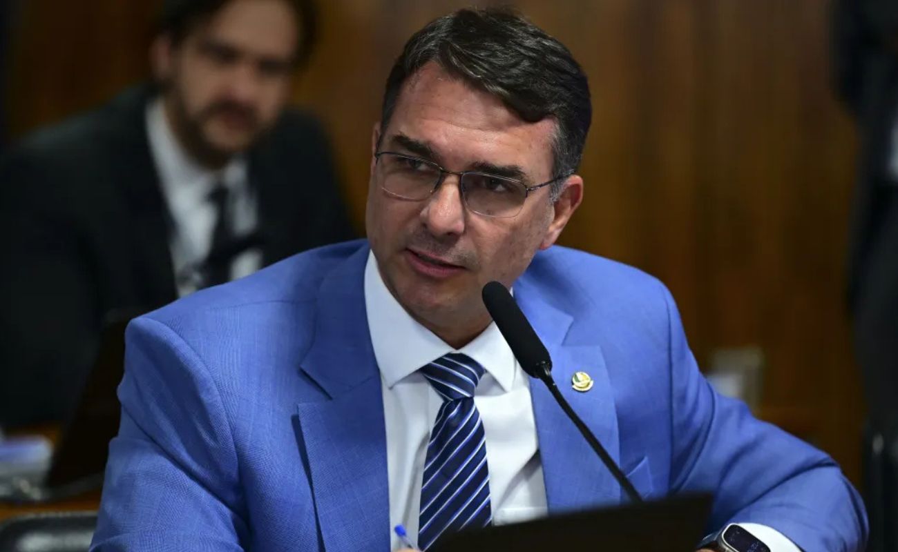 Flávio faz dura crítica ao Governo Lula