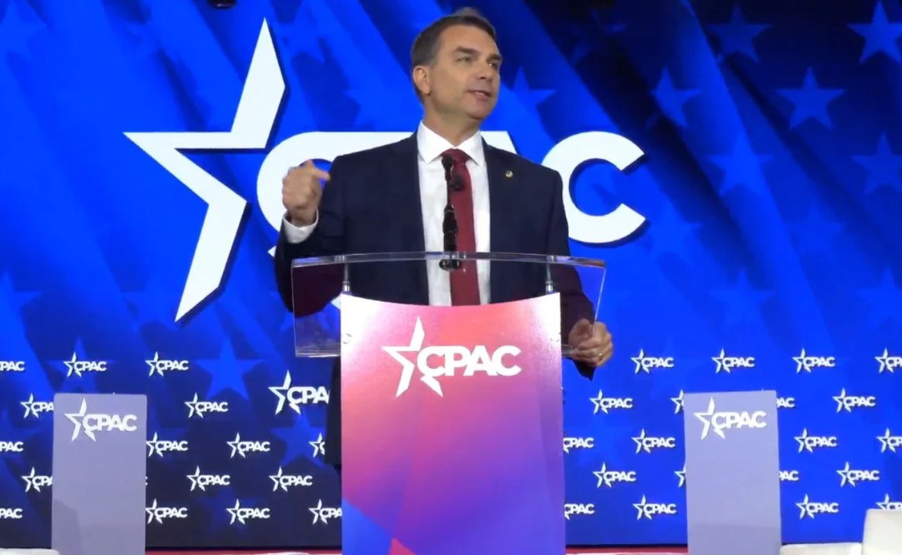 Flávio na CPAC 2026: Basta não interferir nas eleições