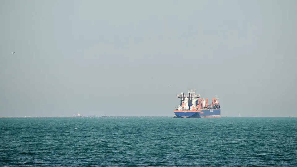 Saiba por que é difícil reabrir Estreito de Hormuz