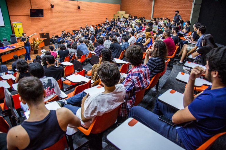 Lei sancionada reestrutura carreiras do serviço público federal – Notícias