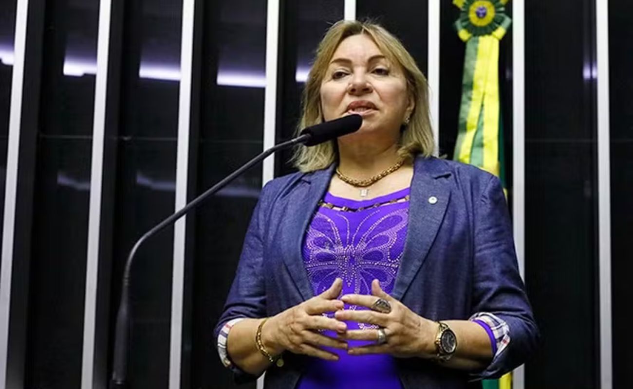 PF pediu prisão de deputada do MDB por suspeita na farra do INSS