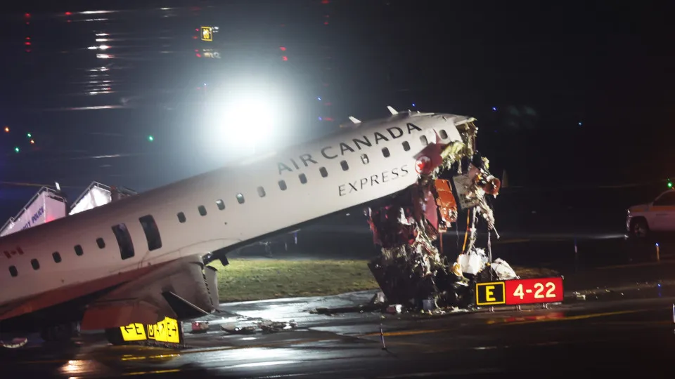 “Pare, pare”: áudio revela alerta antes de acidente de avião em Nova York
