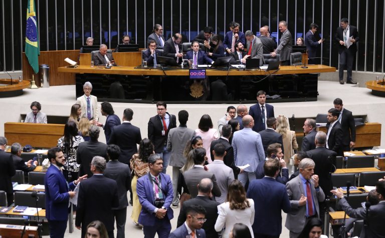 Plenário pode votar projeto que que fundo de calamidade pública financie Operação Carro-Pipa – Notícias